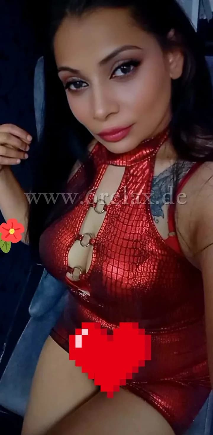 Squirting Sandra Analluder